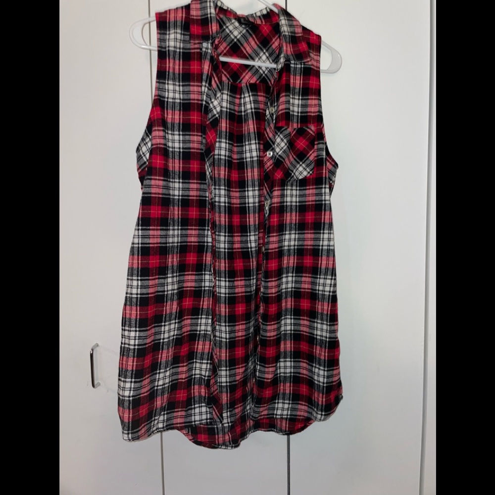 Forever 21 sleeveless red and black plaid button down shirt